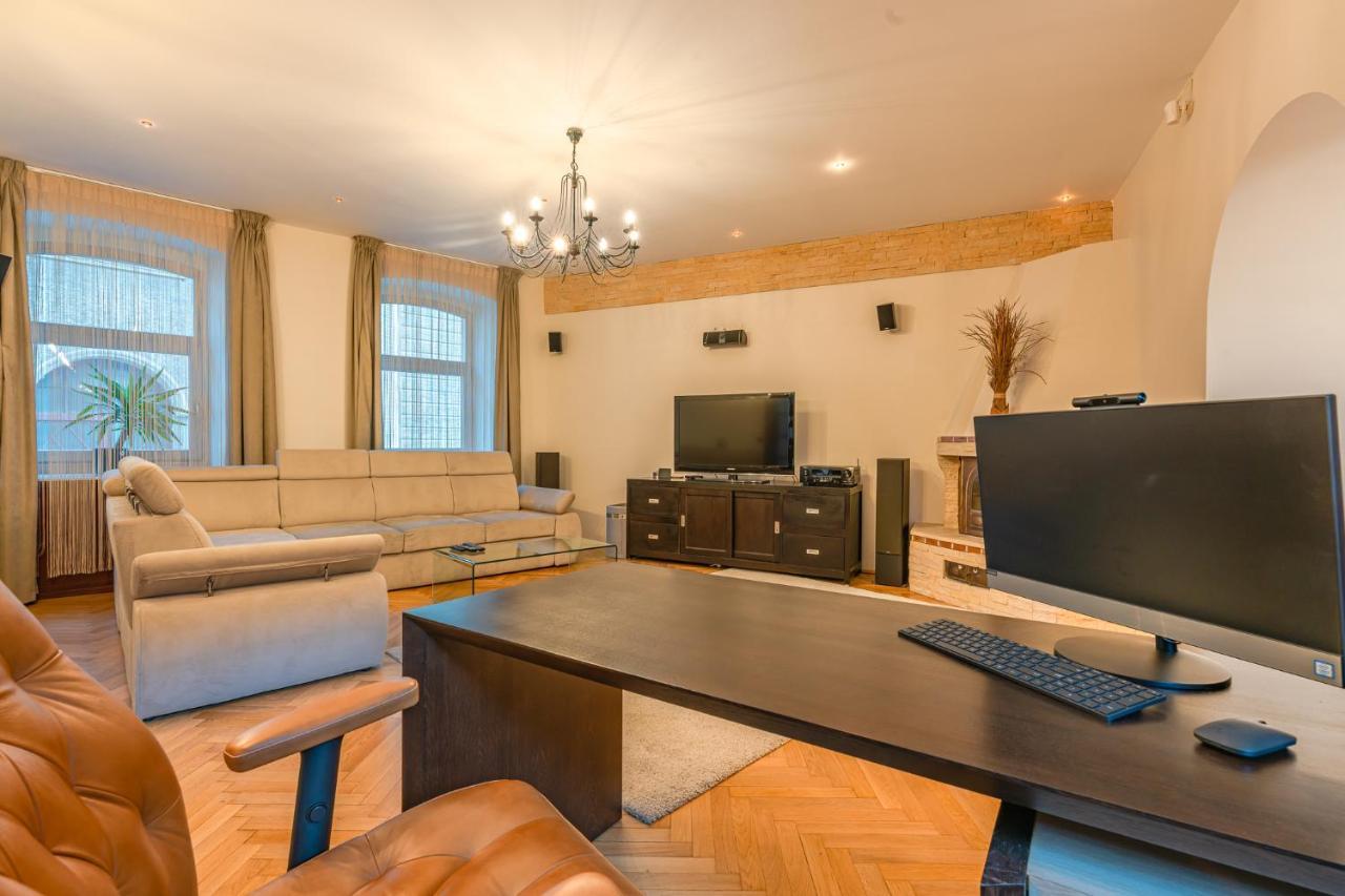 Premium Suites Postavarului Brassó Kültér fotó