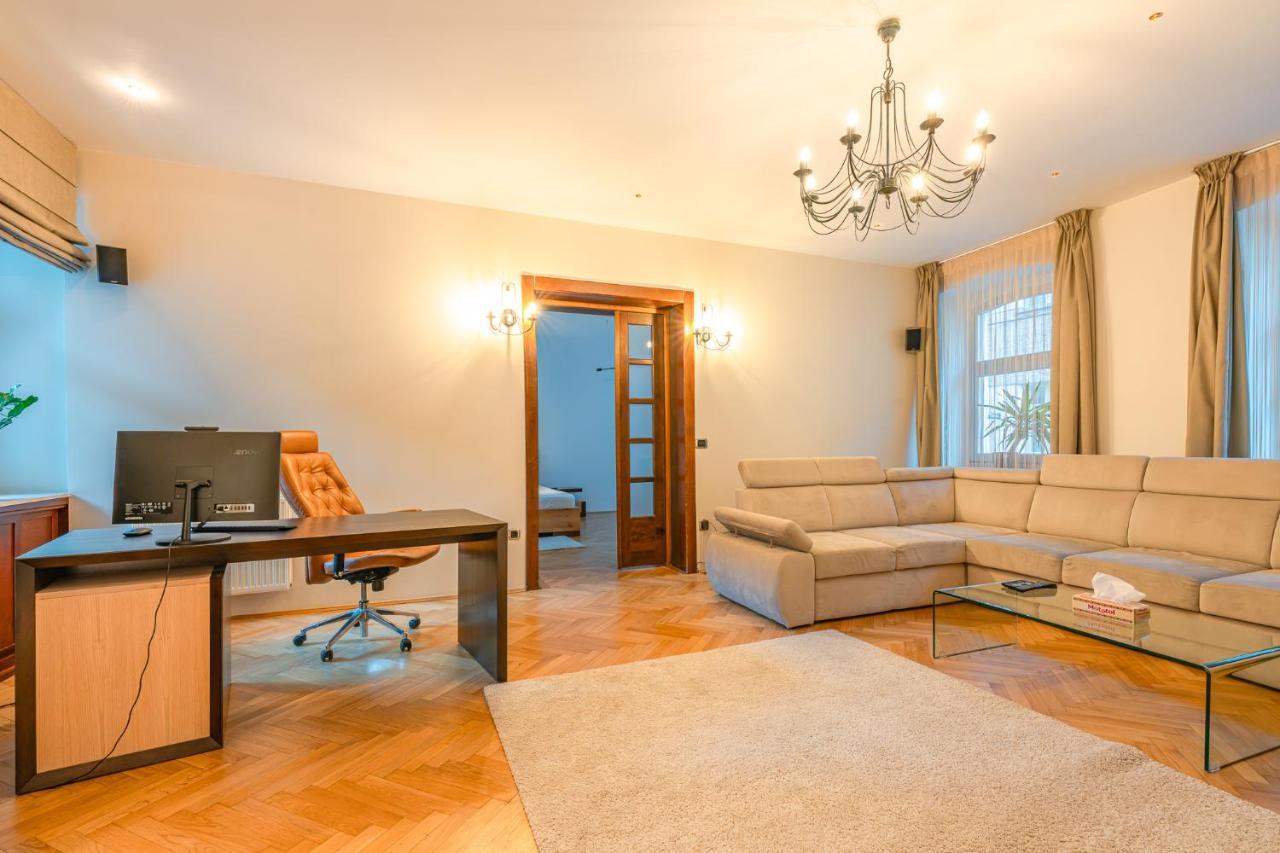 Premium Suites Postavarului Brassó Kültér fotó